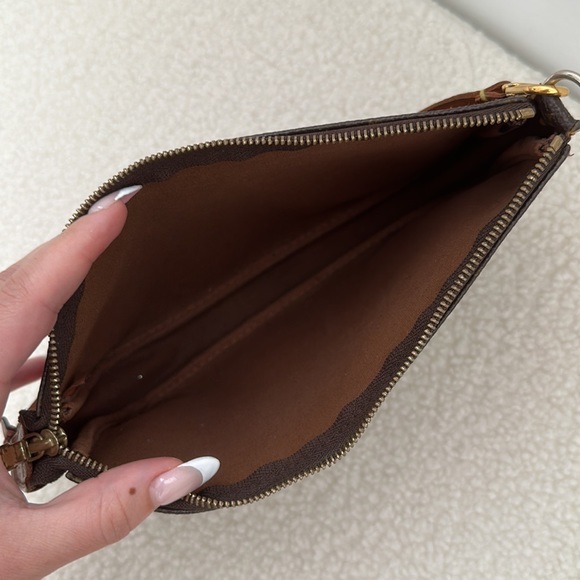 Louis Vuitton Pouchette - Picture 6 of 7
